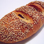 パン焼き小屋 kanon - さつまいもとごまのパン 