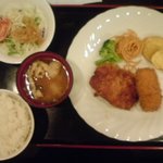 東京厨房 - メンチカツとクリームコロッケの定食