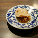 わさ - 徳島県鳴門の蓮根と自家製のＸＯ醤（中央のソース）