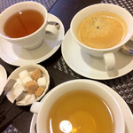 ル・ミストラル - ハーブティーとエスプレッソ