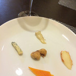 ル・ミストラル - サービス？ 一口づつ４種類のチーズとドライイチヂク