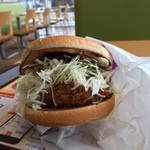 ロッテリア - 日野菜乗せの近江牛メンチカツバーガー食べた