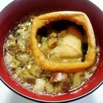 林久右衛門商店 京都店 - 最中に穴を開けてお湯を注ぐ