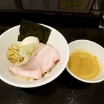 香味亭 - オマール海老香る濃厚つけ麺