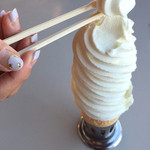 マルカンデパート大食堂 - ソフトクリームはお箸でいただきます！