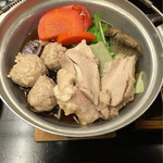 柏屋旅館 - 小鍋：赤城鶏のトマトすき焼き風鍋。赤城鶏や笹入りすいとん、県産野菜とトマトの酸味が効いたすき焼き風スープ　2015.12