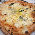 ピッツエリア エ トラットリア ダ イーサ - 04 4 FORMAGGI 