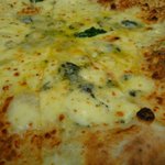 ピッツエリア エ トラットリア ダ イーサ - 04 4 FORMAGGI 