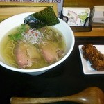 ジャンクストーリー 本店 - 塩ラーメン、唐揚げ