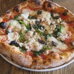 GARB - ズワイガニとほうれん草のトマトソースピッツァ