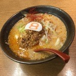 ８番らーめん - 濃厚な感じですが、いい味わいです