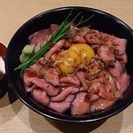 まんぷく - ローストビーフ丼・特盛（980円）