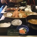 わらべ菜魚洞 - 20160116 アジフライ定食と3色丼、金目の煮付け