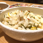 大かまど飯 寅福 - お惣菜は食べ放題。こちらは柚子大根お漬物
