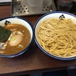 つけめん 玉 - 味玉つけ麺(中盛り300g)¥900。