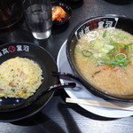 河童ラーメン本舗 - 半チャンセット 950円