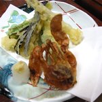 うず潮 - 油物：サワガニと野菜の天ぷら（右端は月山筍）