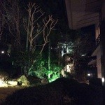 旬彩 猪名野 - ライトアップされたお庭もきれい～(◍•ᗜ•́)✧