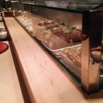 あおい寿司 - 綺麗なカウンター