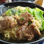 ババ ミャンマー ヌードル - 蒸しスペアリブの油そば