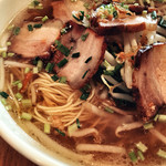 マラッカバー - 焼豚のせタイ式醤油ラーメン(ランチ)