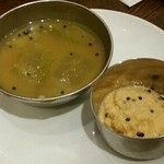 ケララの風II - セットのサンバル、チャットニー