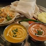 インドネパールレストラン　ドゥルガ　芝大門炭火ホルモン焼　夏冬 - ドゥルガ野菜セット800円、カレーはバターチキンと海老！