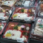 A・コープ - お弁当も昼過ぎはよく売り切れてます。