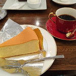 Cafe Bach - チーズケーキとコーヒー