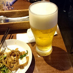 楽屋 - サントリーモルツ　生ビール　６５０円