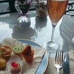 ラデュレ サロン・ド・テ 銀座三越店 - 