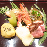 神楽坂 和食 千 - 前菜7種盛合せ　鮟肝　河豚皮の煮凝り　車海老　鴨　蕗　栗金団　じゃが芋揚げ