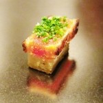 カンテサンス - 自家製鯔子の塩漬け(からすみ)サブレのアップ