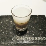 カンテサンス - オックステールと香味野菜、蕗の薹の泡ソース