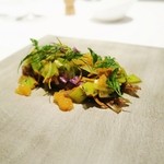 カンテサンス - 十和田湖産ワカサギのフリット、ポロ葱、キャンディキャベツ、ロイロム、