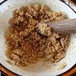 手打ちうどん さわいち - 2010年8月　味噌を加えてコネコネ