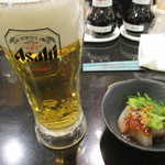 セットのビールと、お通し