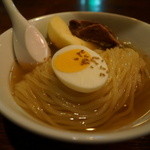 Sumiyaki Chuubou Hako - 盛岡冷麺（普通盛り）・・濃厚なスープが特徴的。