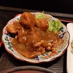 北陸旬彩 きど新 - 日替わりの「地鶏唐揚げカレー掛け」