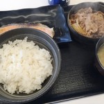 Yoshinoya - 牛皿とシャケ