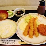 Tezukuri Gohan Ya Itou - エビフライ&コロッケ定食！！ヾ(≧▽≦)ﾉ