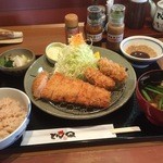 とんかつ とんQ - やまと豚ロース＆牡蠣フライ。イカ飯と赤だし味噌