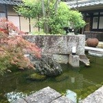 Gion Hitsuji Kafe - 中庭の池