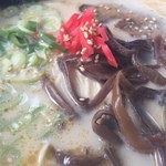 火の国屋 - うん！まさに熊本ラーメンを代表するかのようなビジュアル(笑)
