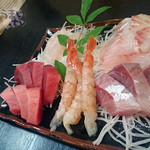 お食事処水仙 - 本マグロ、ぶり、タイ、平目、赤海老