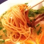 鳳凛 - 麺も昔の一蘭？？もう20年前だからな～