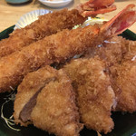 とんかつ春 - エビヒレミックスの更なるアップ。