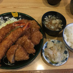 とんかつ春 - エビヒレミックス定食１６５０円