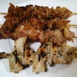 ナンコツ、正肉、カワ2本で480円