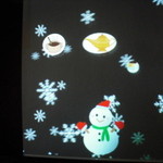 グルメバイキング オリンピア - プロジェクターに雪だるまの映像